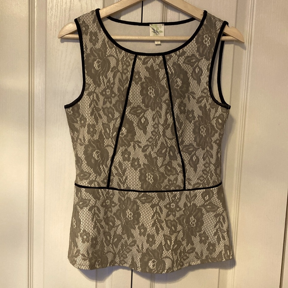 EUC Anthropologie Weston Wear peplum lace tank. Size small.